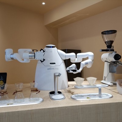AI New Retail dual-arm Robot Serving Coffee and Ice-cream and Tea Intelligent Autonomous Cooperative图3
