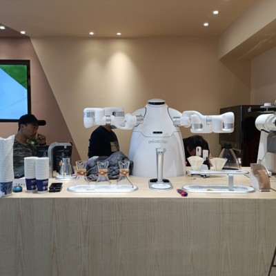 AI New Retail dual-arm Robot Serving Coffee and Ice-cream and Tea Intelligent Autonomous Cooperative图4