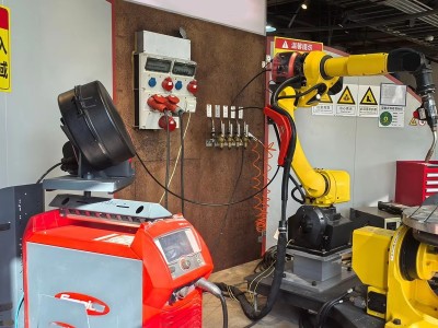High Cost-effectiveness FANUC Robot Arm M-10iD/8L Welding Robot MEGMEET Welding Power TBI Welding To Image 2