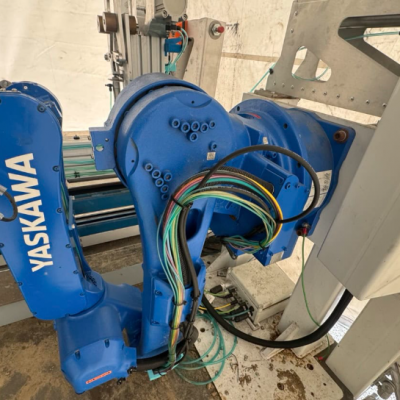 Yaskawa Industrial Robotic Arm GP25-12 Welding Handling Picking Grinding Cutting Robot Station Image 3