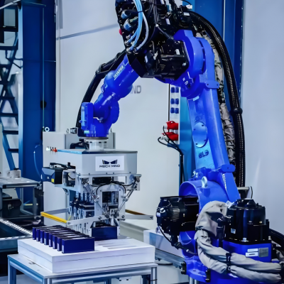 Yaskawa Motoman GP35L Industrial Robot 35kg 6-Axis Heavy Duty for Large Scale Palletizing Image 2