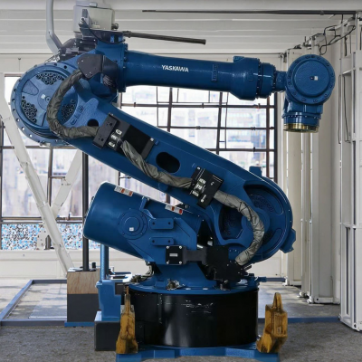 YASKAWA GP400 6 Axis Robot Arm Pick Place Machine 400kg Industrial Handling Robot Image 2