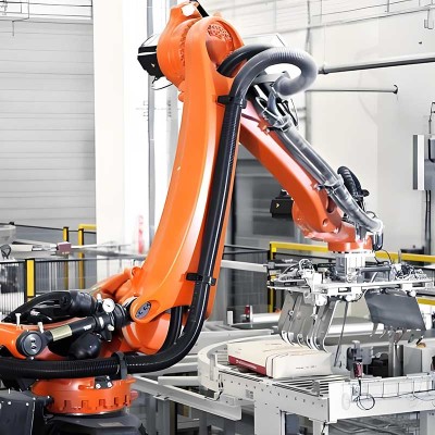 KUKA KR470-2 PA Robotic Palletizing Cell Image 3