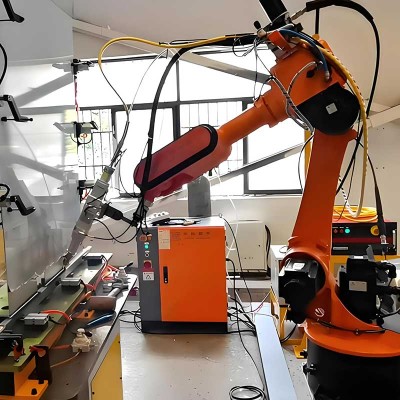 KUKA KR35 R1840-3 HW Water-Cooled Welding Robot Image 4