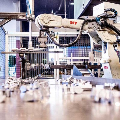 ABB Robot IRB4600-60/2.05 Heavy-Duty Robot for Material Removal & Handling Image 4